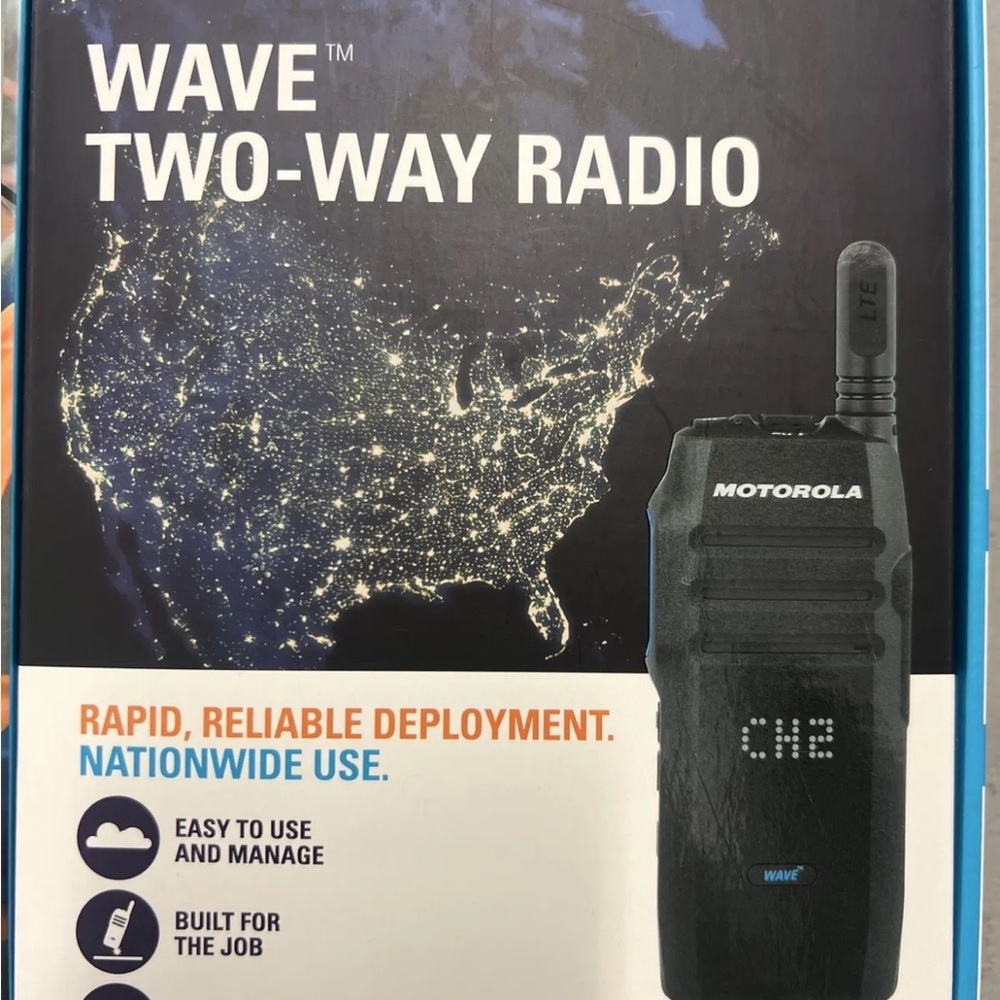 Motorola WAVE TLK 100 Two-Way 8 Channel Radio 4G LTE WiFi (HK2112A)